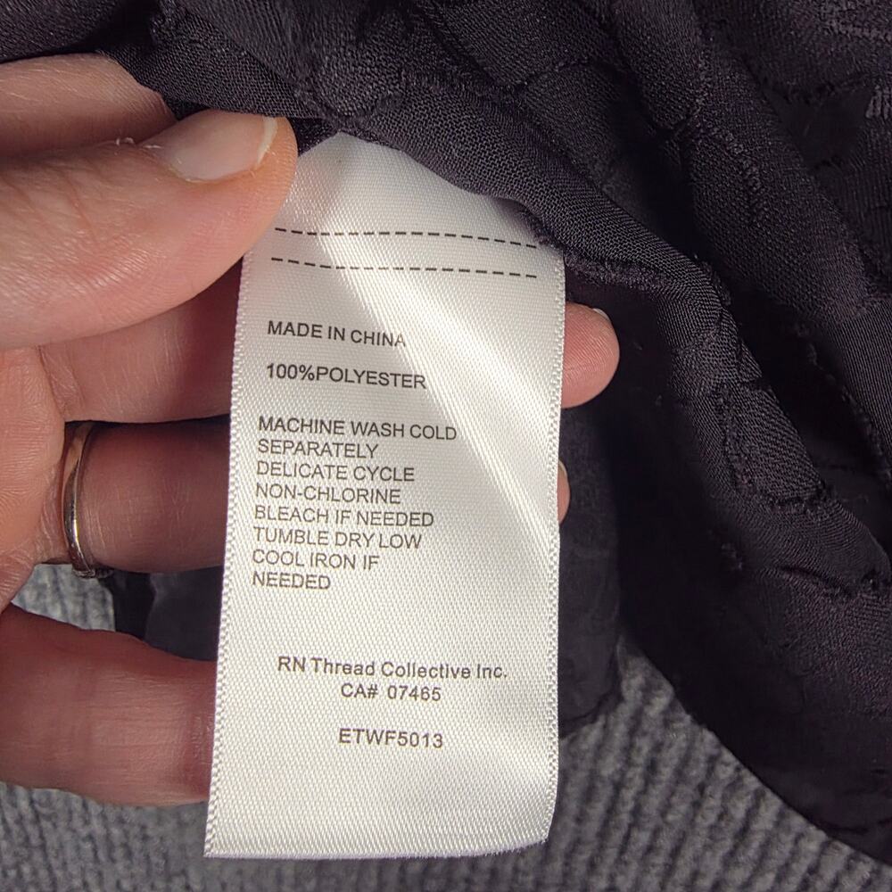 Ellen Tracy NWT Black Floral Jacquard Button‎ Front Blouse Women Medium - Picture 7 of 7